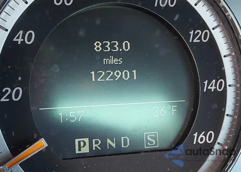 2008 Mercedes-Benz C 350 Sport z USA, uszkodzony, nr VIN WDDGF56X68F020928